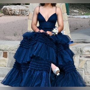 Sherri Hill Prom Dress - size 0, was only worn to take pictures.